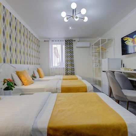 Viva Hotel ビシュケク エクステリア 写真