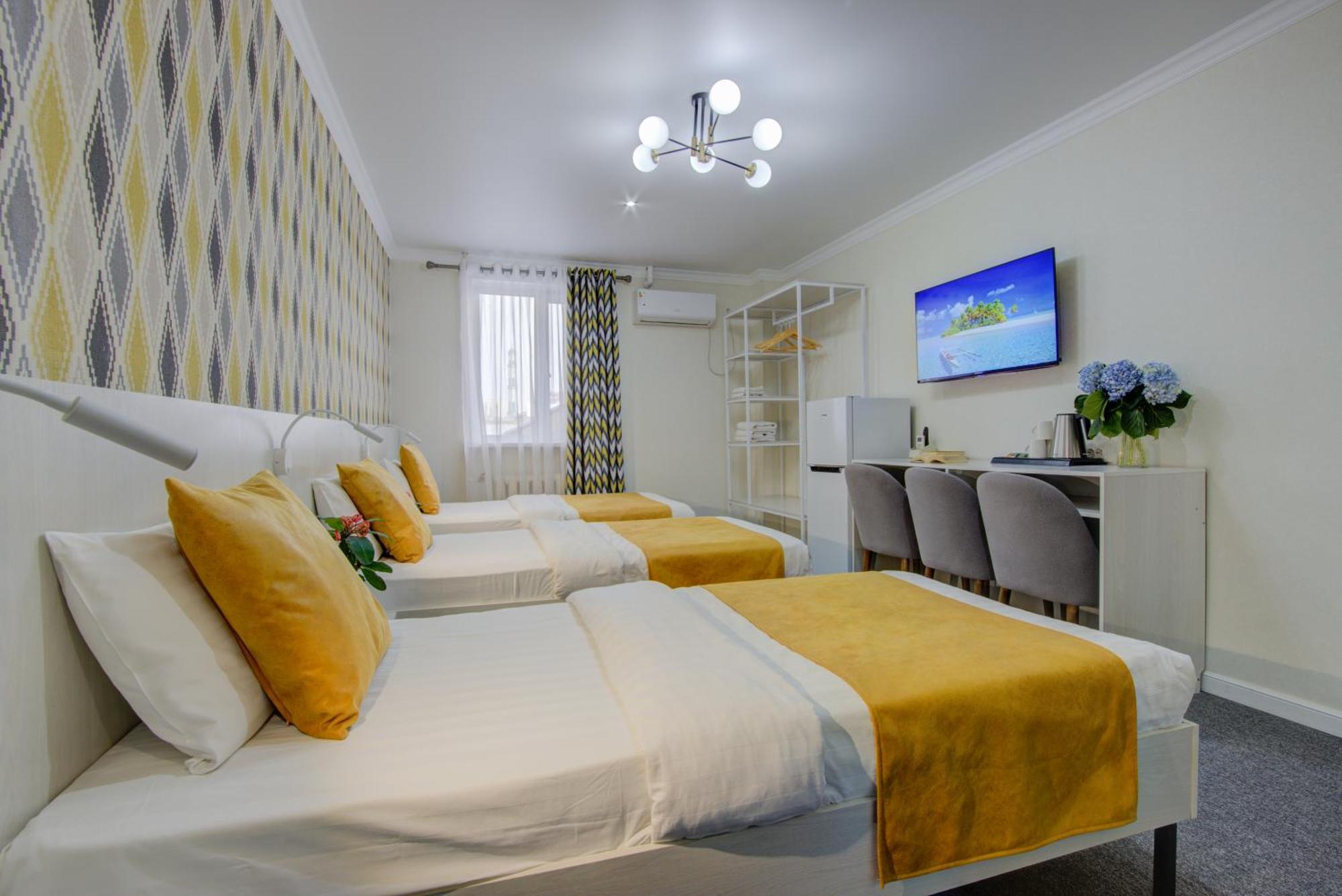 Viva Hotel ビシュケク エクステリア 写真