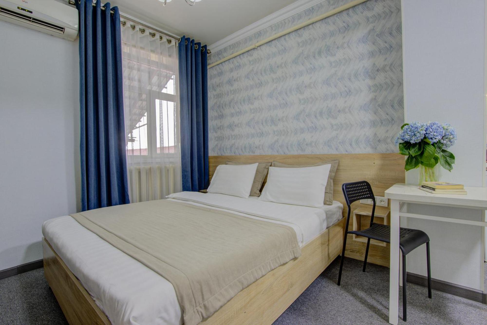 Viva Hotel ビシュケク エクステリア 写真